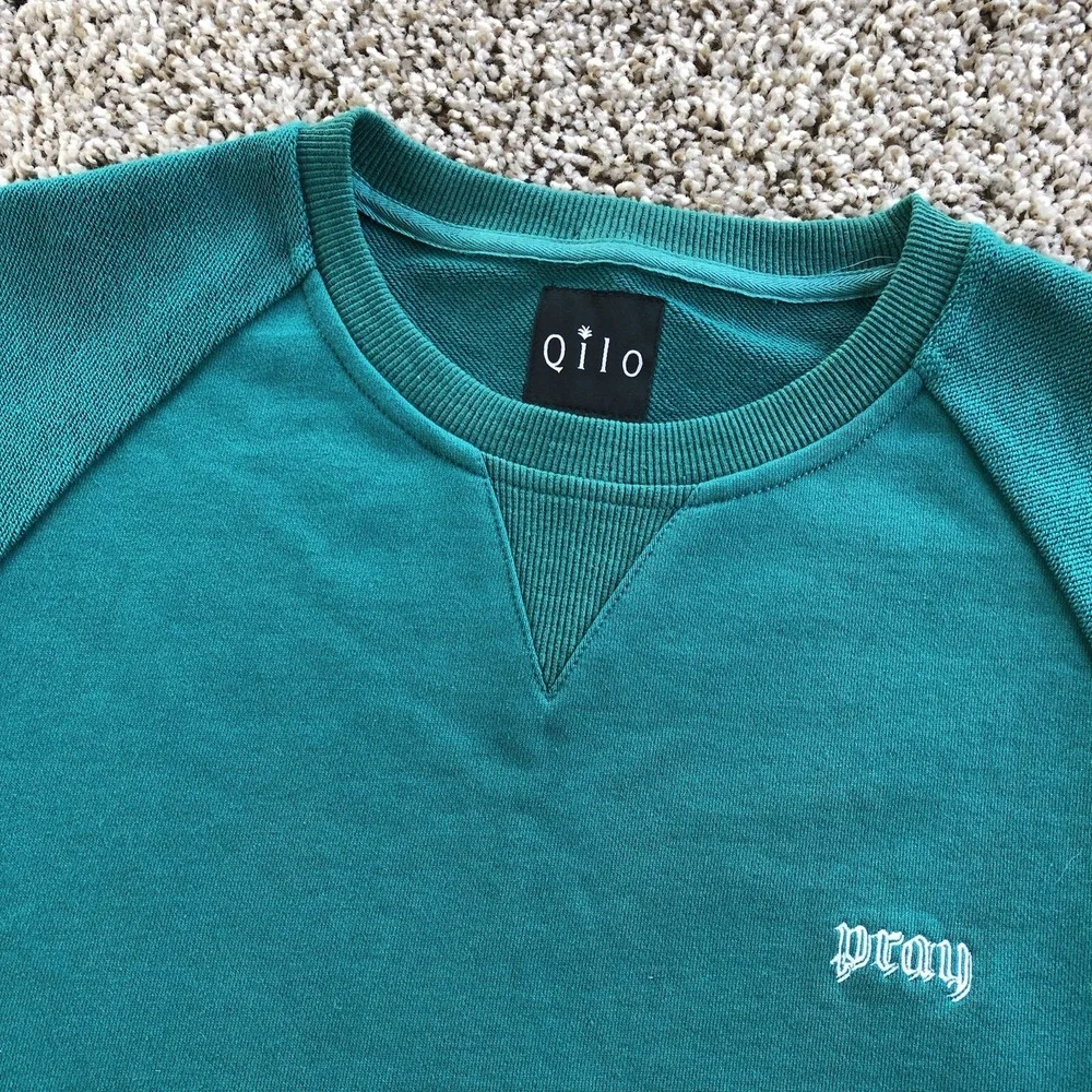 Qilo Tactical Crewneck Sweatshirt Mens Size Large Teal Pray Logo Casual Pullover